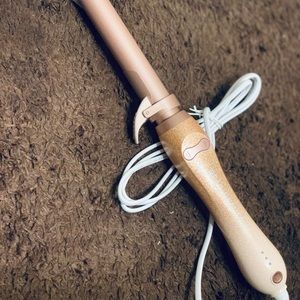 Beachwaver curling iron